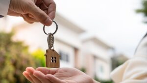 アパートのオーナーになるには？流れとなる方法を徹底解説